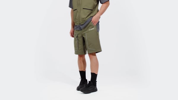 Verde Short Xploric Multiple Pocket