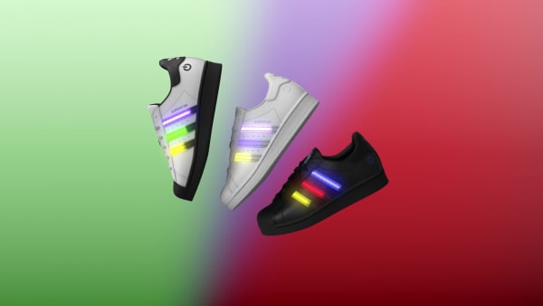 Bialy Buty z elastycznymi sznurówkami i wygodnym zapięciem dla dzieci. Superstar Led Lights