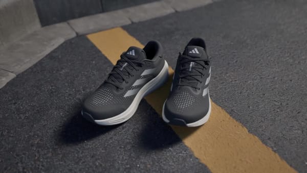 Black Supernova Rise Running Shoes