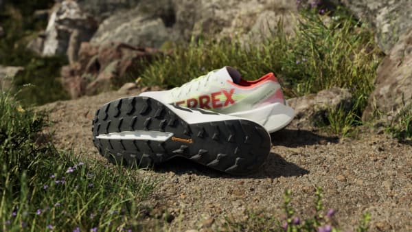 Putih Sepatu Trail Running Terrex Agravic Speed Ultra 2