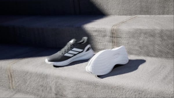 สีดำ รองเท้าวิ่ง Runfalcon 5