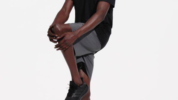 Szary Train Essentials Woven Training Shorts