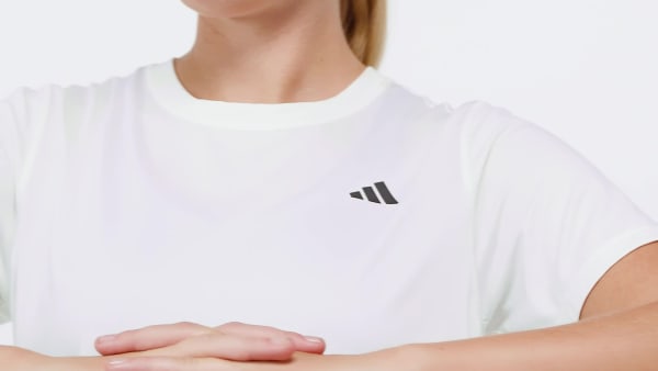 สีขาว เสื้อยืดคอกลม Workout Essentials