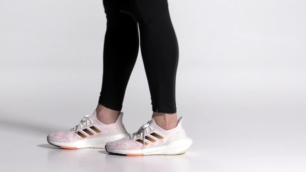 White Ultraboost 22 HEAT.RDY Shoes