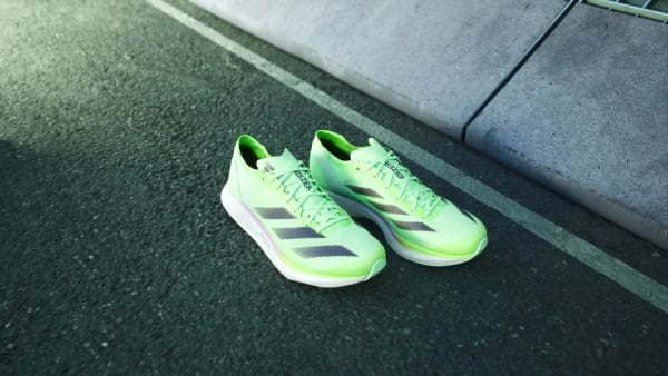 สีเขียว รองเท้า Adizero Takumi Sen 10