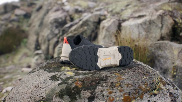 Svart Terrex AX4 Beta COLD.RDY Tursko