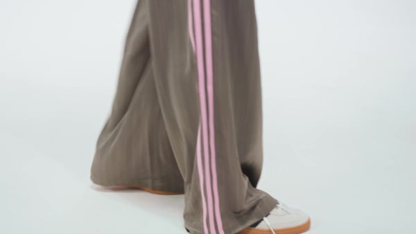 mau-xanh-la Quần Ống Rộng adidas Originals