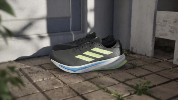 Negro Zapatillas de Running Supernova Rise 2