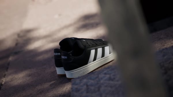 สีดำ รองเท้า Grand Court Alpha