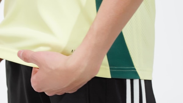 สีเหลือง เสื้อฟุตบอลชุดเยือน Wales 24