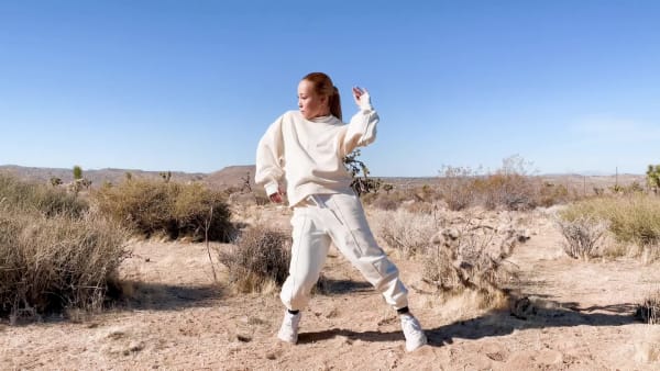 White Karlie Kloss Crew Sweatshirt JKA41