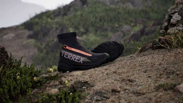 Grun Terrex Free Hiker 2 Cold.Rdy Wanderschuh