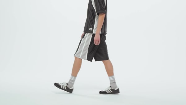 Svart Cutline Shorts