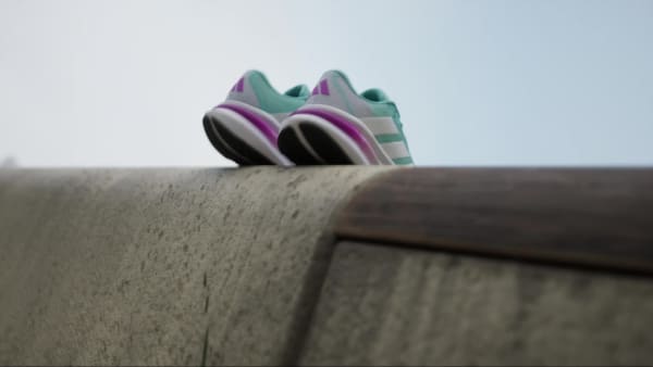 Turquoise Galaxy 7 Running Shoes