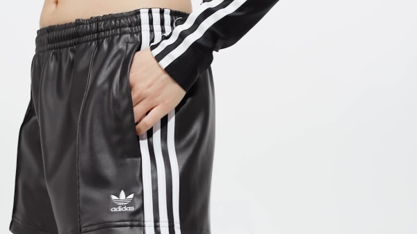 Negro Shorts Pleather
