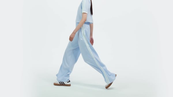 ブルー adidas Originals サテン ワイドレッグパンツ ラッフル スリーストライプス