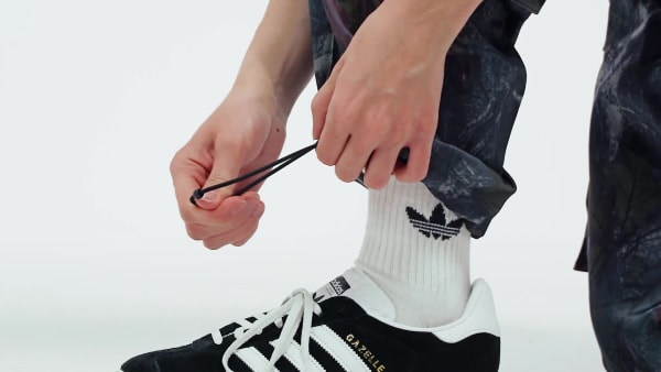 Siyah adidas Originals Yaprak Kamuflaj Desenli Saten Kargo Pantolon