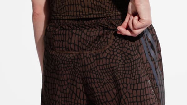 Schwarz Run Icons 3-Streifen Crocodile Print Running Shorts