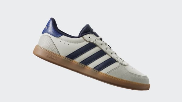 White Breaknet Sleek Shoes