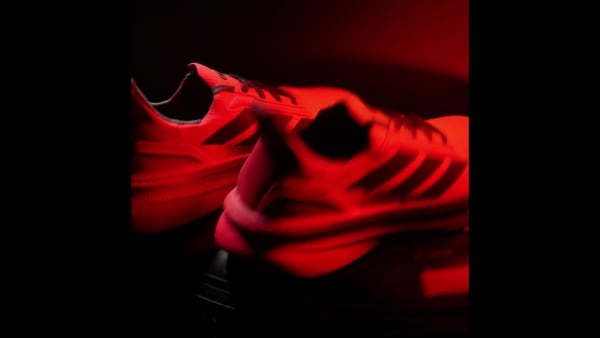 Rojo TENIS ULTRABOOST 5 AUDI REVOLUT F1 TEAM