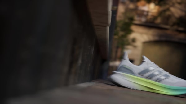 bílá Boty Ultraboost 5