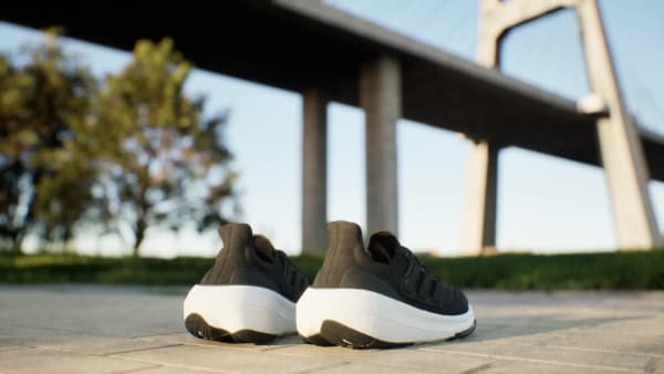 zwart Ultraboost Light Schoenen