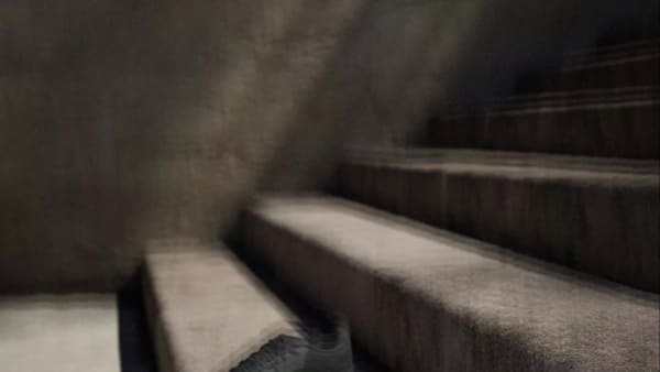 Hitam Sepatu Response Runner