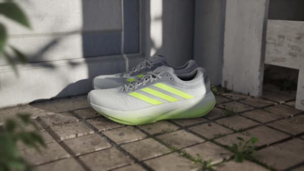 Gris ZAPATILLA DE RUNNING SUPERNOVA RISE 3