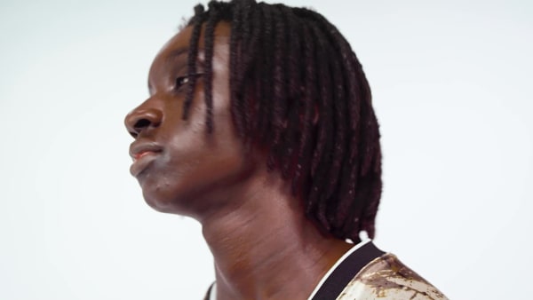 ホワイト アディダス オリジナルス 迷彩柄 ショーツ