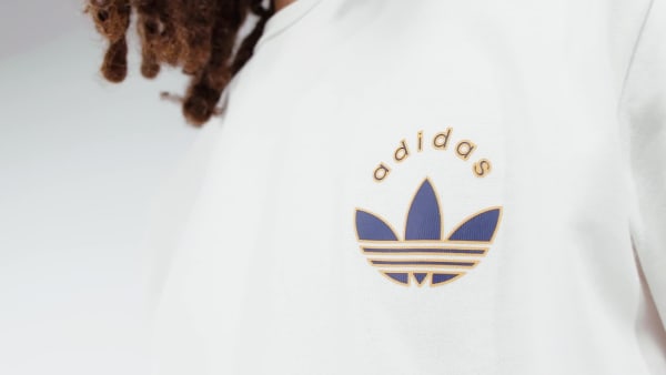 สีขาว เสื้อยืดพิมพ์ลาย