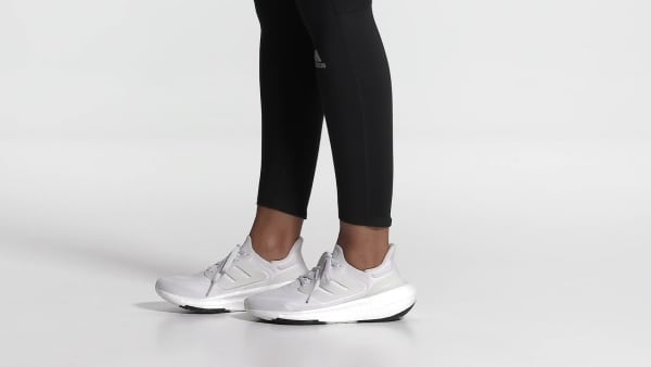 Weiss Ultraboost Light Laufschuh