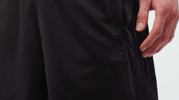 ブラック アディカラーファイヤーバードショーツ