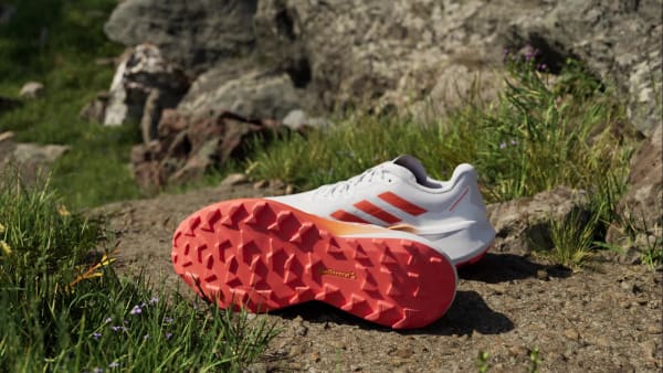 Weiss Terrex Agravic 3 Trailrunning-Schuh
