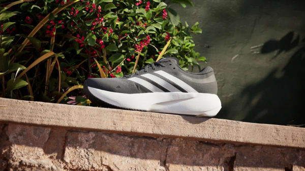 Black SUPERNOVA RISE 3 RUNNING SHOES