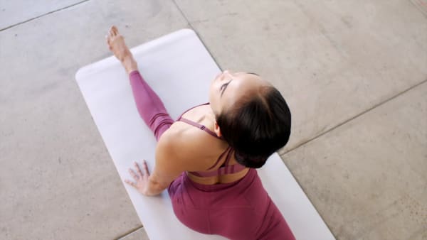 Weinrot Yoga Studio Light-Support 3-Streifen Sport-BH