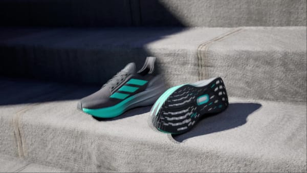 Schwarz Mercedes - AMG Petronas Formula One Team Ultraboost 5X Schuh