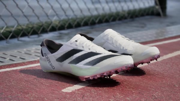 Hvit Adizero Finesse Track and Field Sko