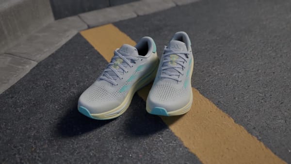 Green Supernova Rise Running Shoes