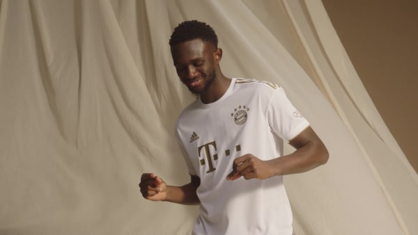 White FC Bayern 22/23 Away Authentic Jersey EBB23