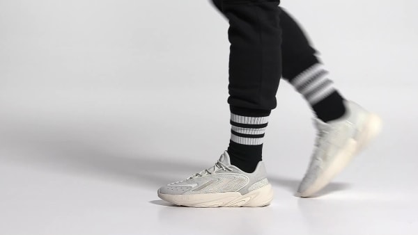 adidas Originals Off-White Ozelia Sneakers