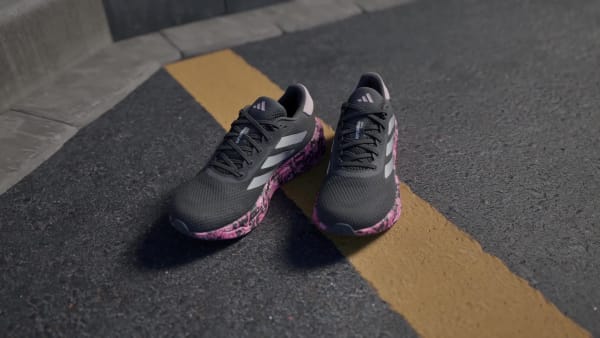 Black Supernova Stride Running Shoes