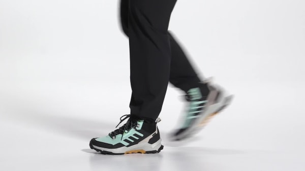  2024年おすすめのアイテム満載 adidas Turquoise - Shoes Hiking GORE-TEX Mid AX4 Terrex 本体