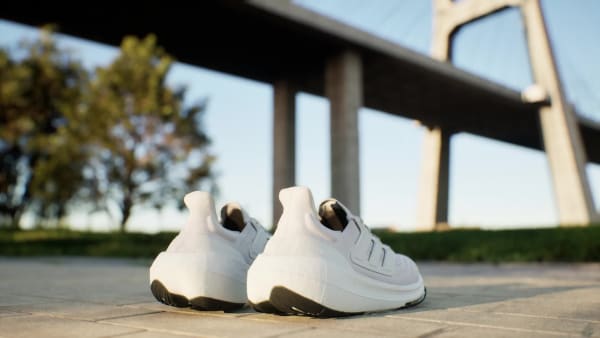 Beyaz Ultraboost Light Ayakkabı