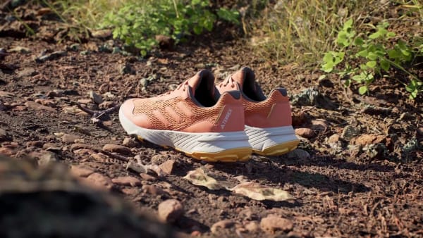 Amarillo Tenis de Trail Running Tracefinder