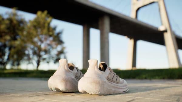 Pembe Ultraboost Light Koşu Ayakkabısı